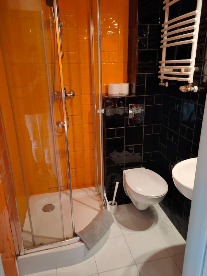 Lux Hostel - Z Prywatnymi Lazienkami グディニャ エクステリア 写真